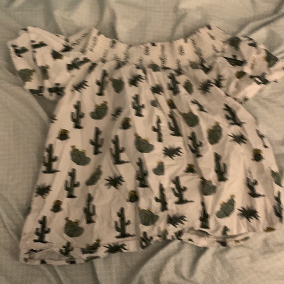 Ruffles cactus shirt - Picture 2 of 2